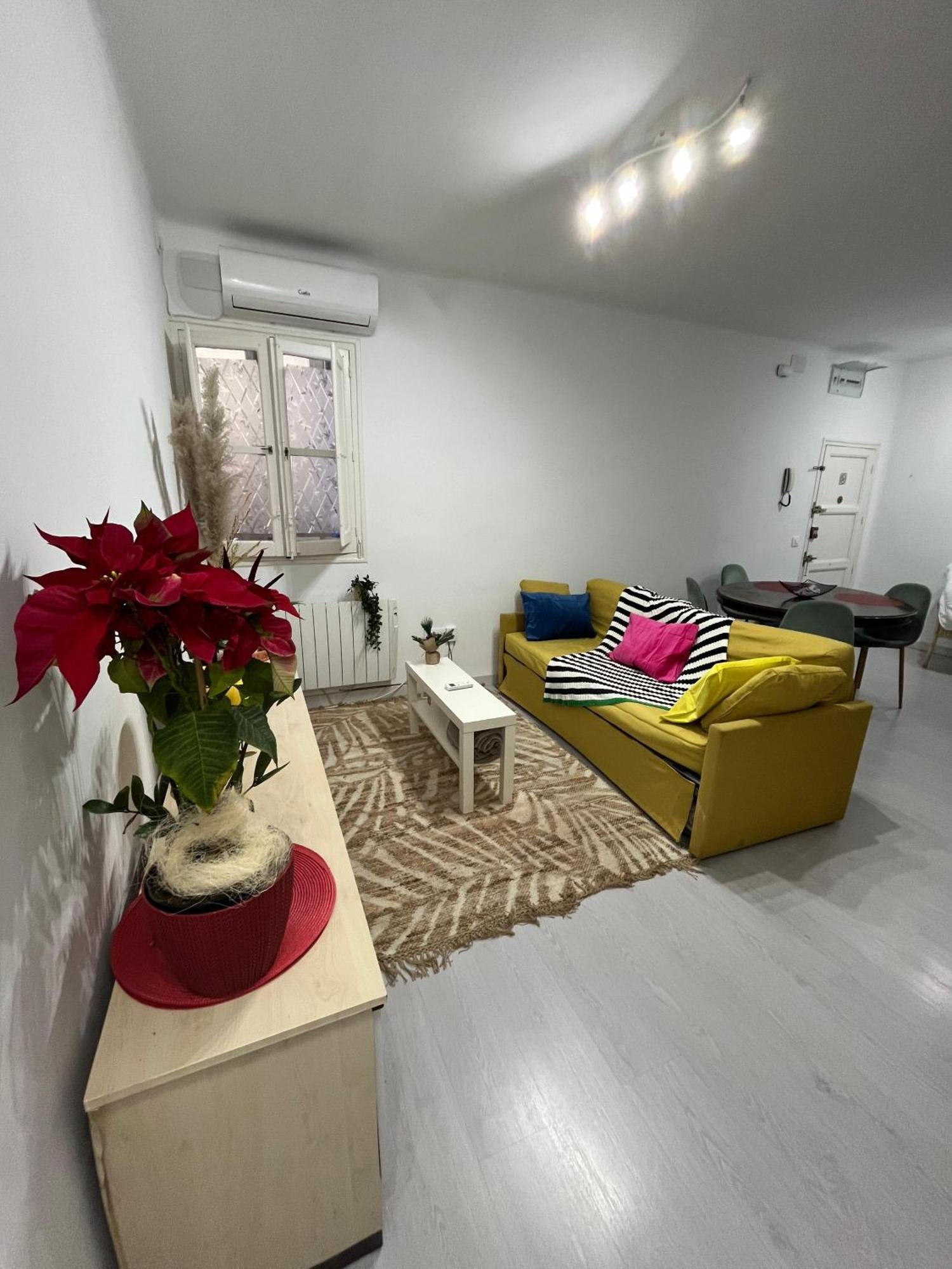 Appartamento Piso completo Ciudad Lineal Madrid Esterno foto